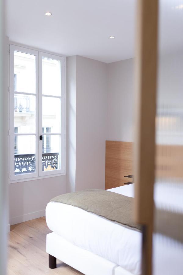 Tinah Paris, Champs Elysees Exterior foto